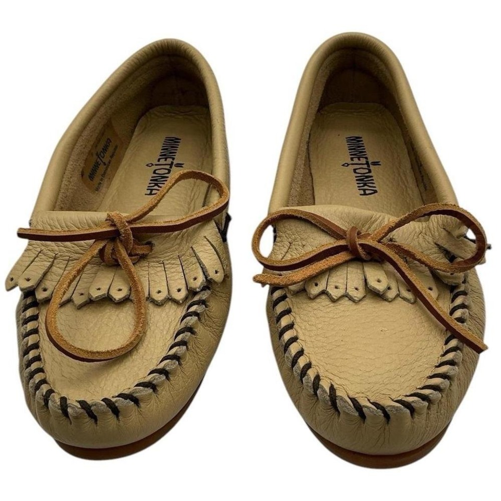 Minnetonka‎ Beige Leather Moccasins size 5